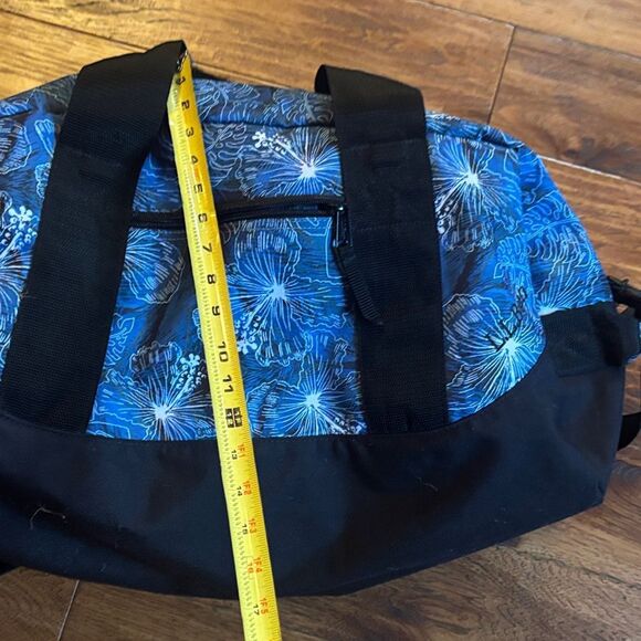 L.L. Bean Blue 🌺 Hawaiian Floral Duffel Bag - Picture 9 of 12